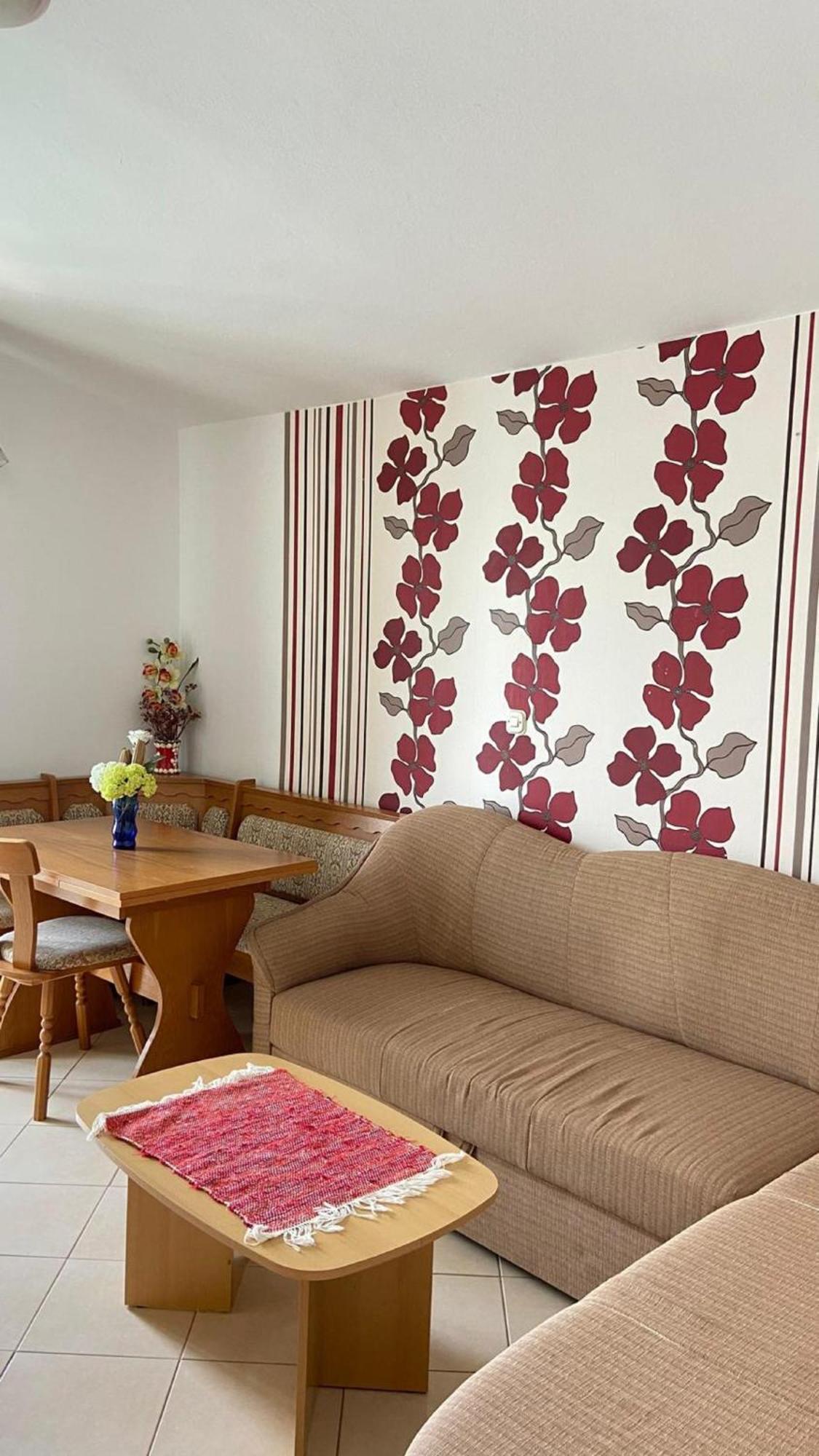 Apartments Tiho & Jelena Blace Buitenkant foto